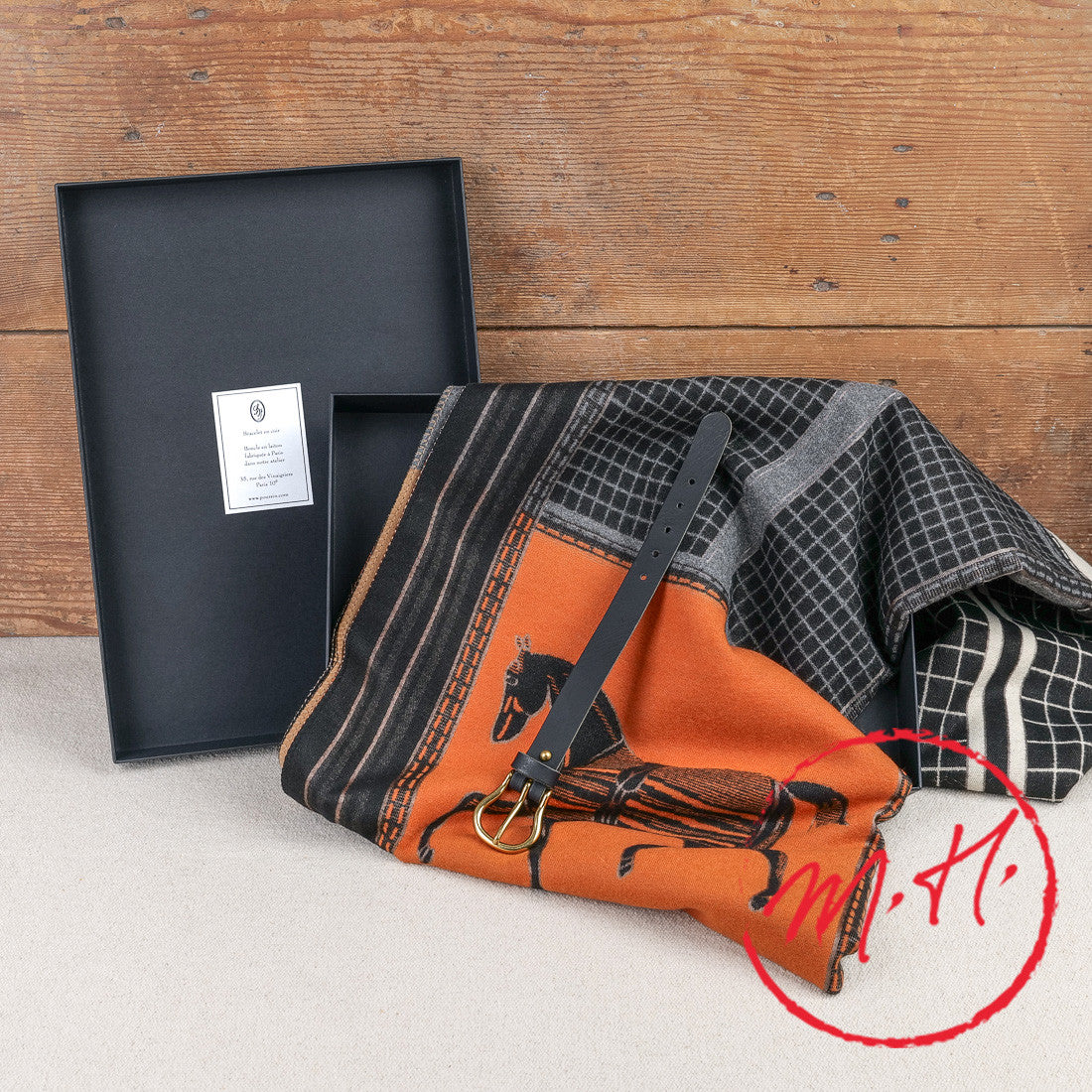 Coffret écharpe et son bracelet en cuir