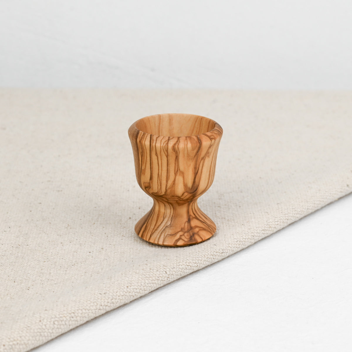 Coquetier en bois d'olivier