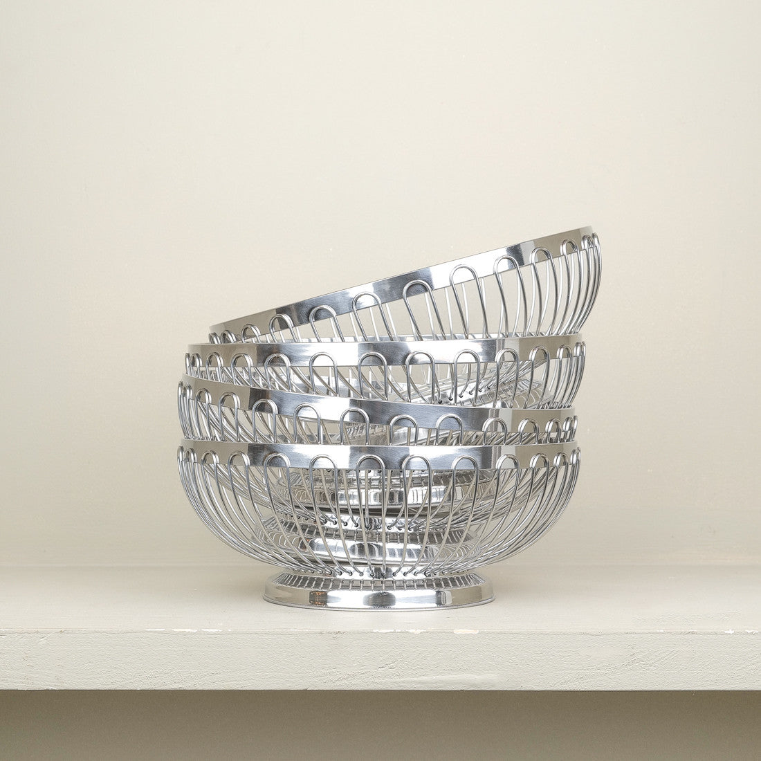 Corbeille de table chromée