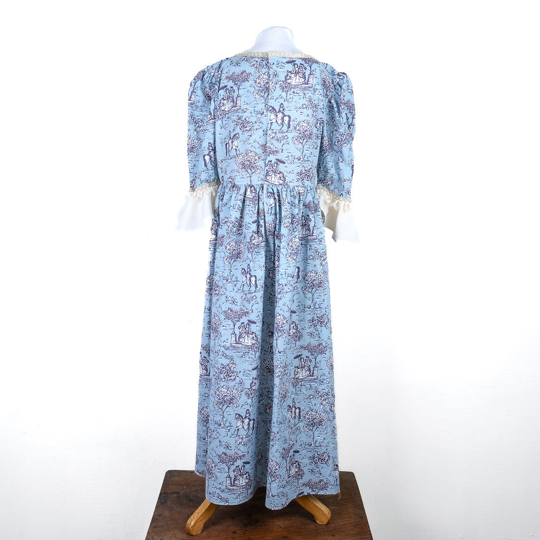 Costume de marquise en jouy bleu