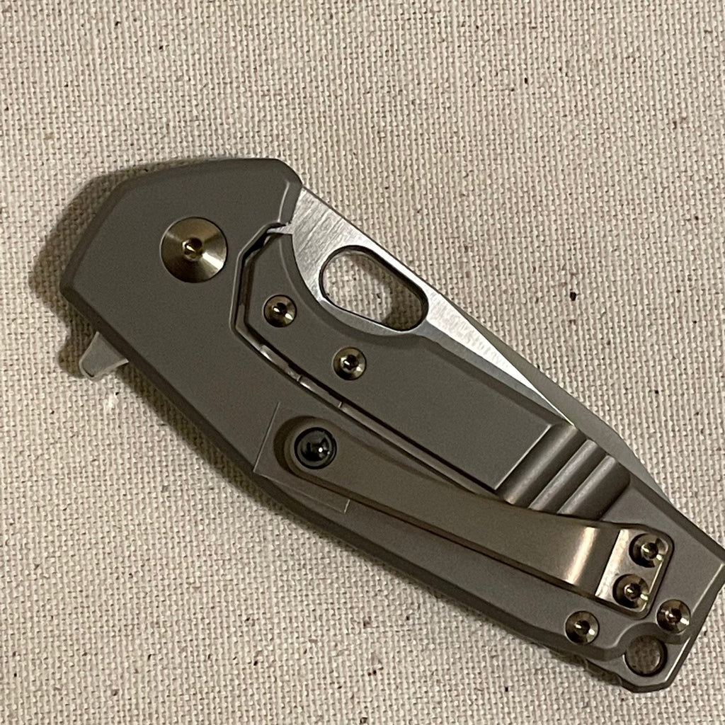 Couteau Fox Suru Titanium Bronze