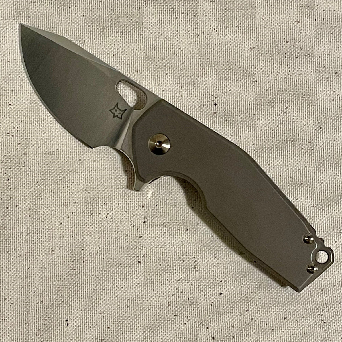 Couteau Fox Suru Titanium Bronze