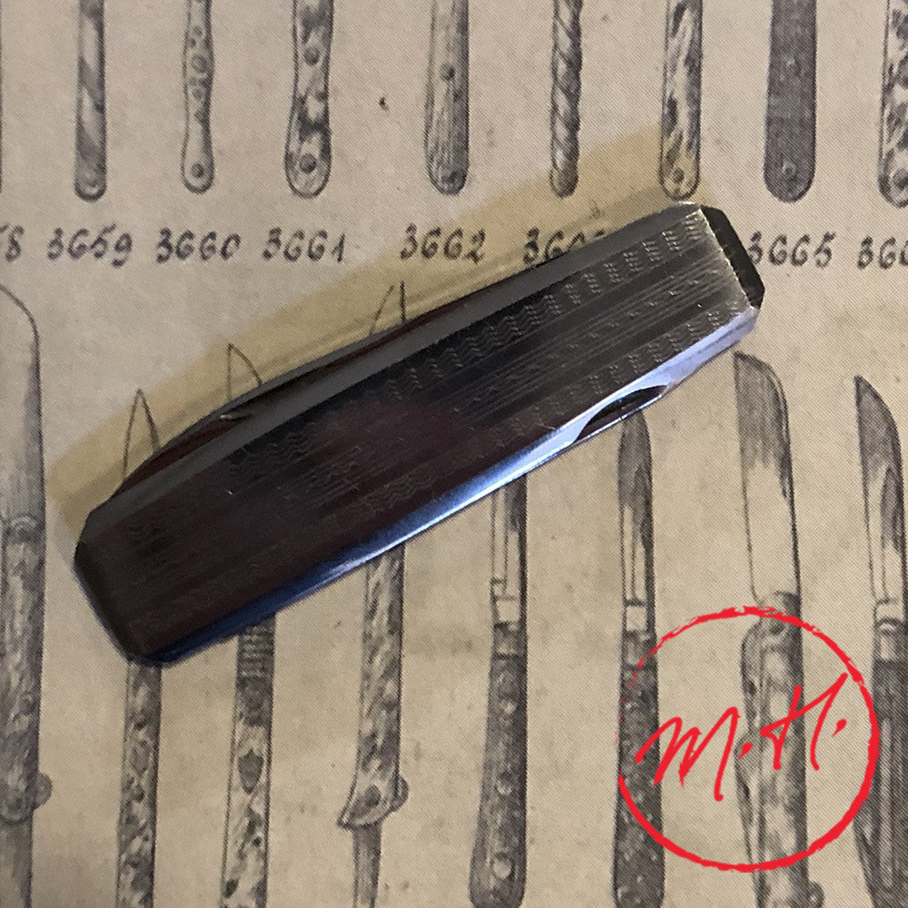 Couteau onglier en inox