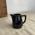Crémier en porcelaine noire filet or