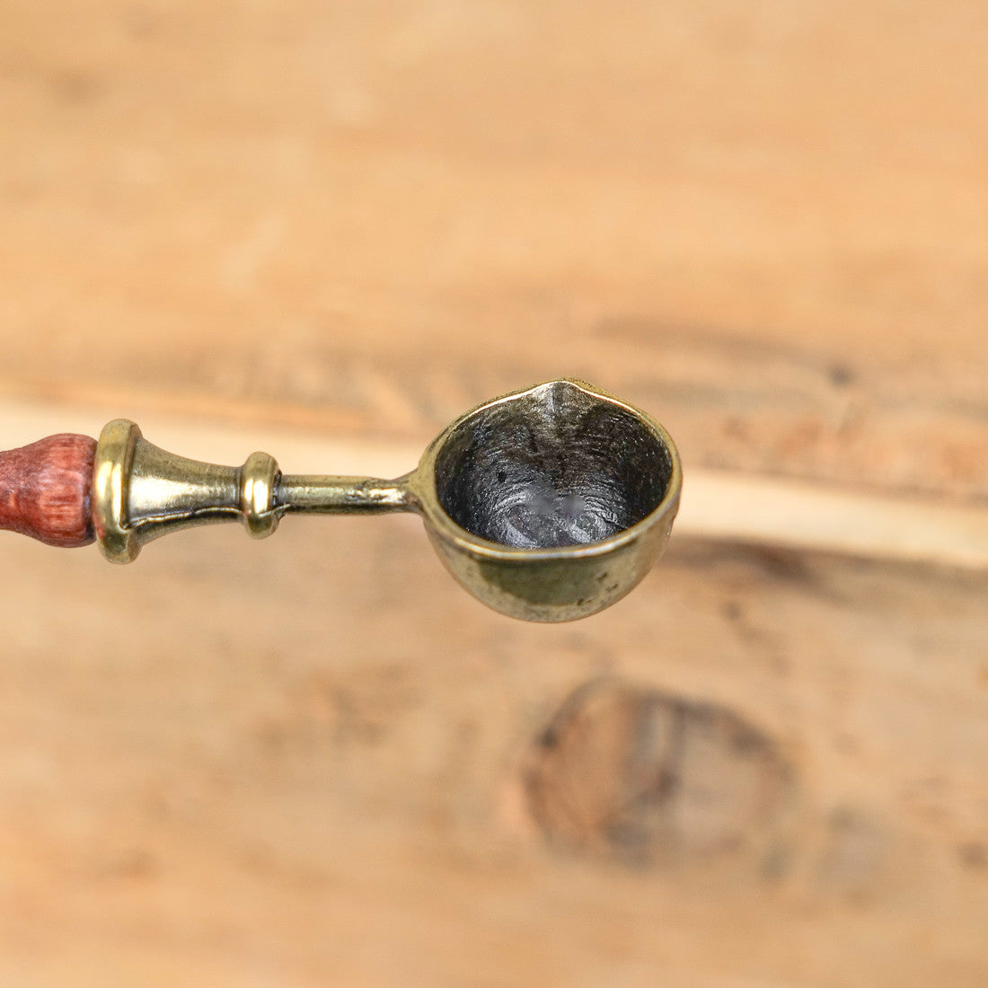 Cuillère à cire laiton et bois