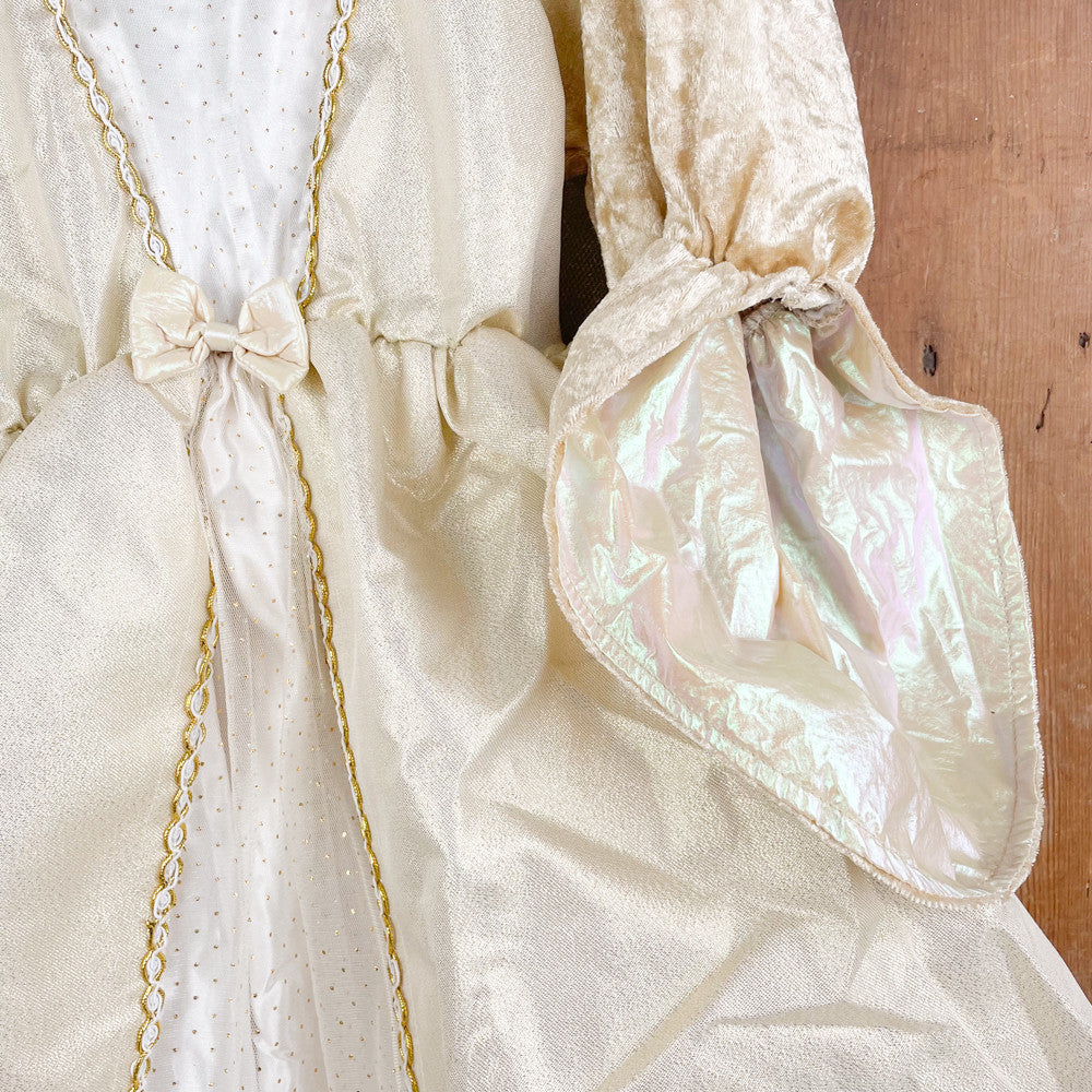 Déguisement robe de princesse dorée à cape