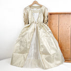 Déguisement robe de princesse dorée à cape