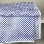 Dessus de lit piqué pâquerette bleue