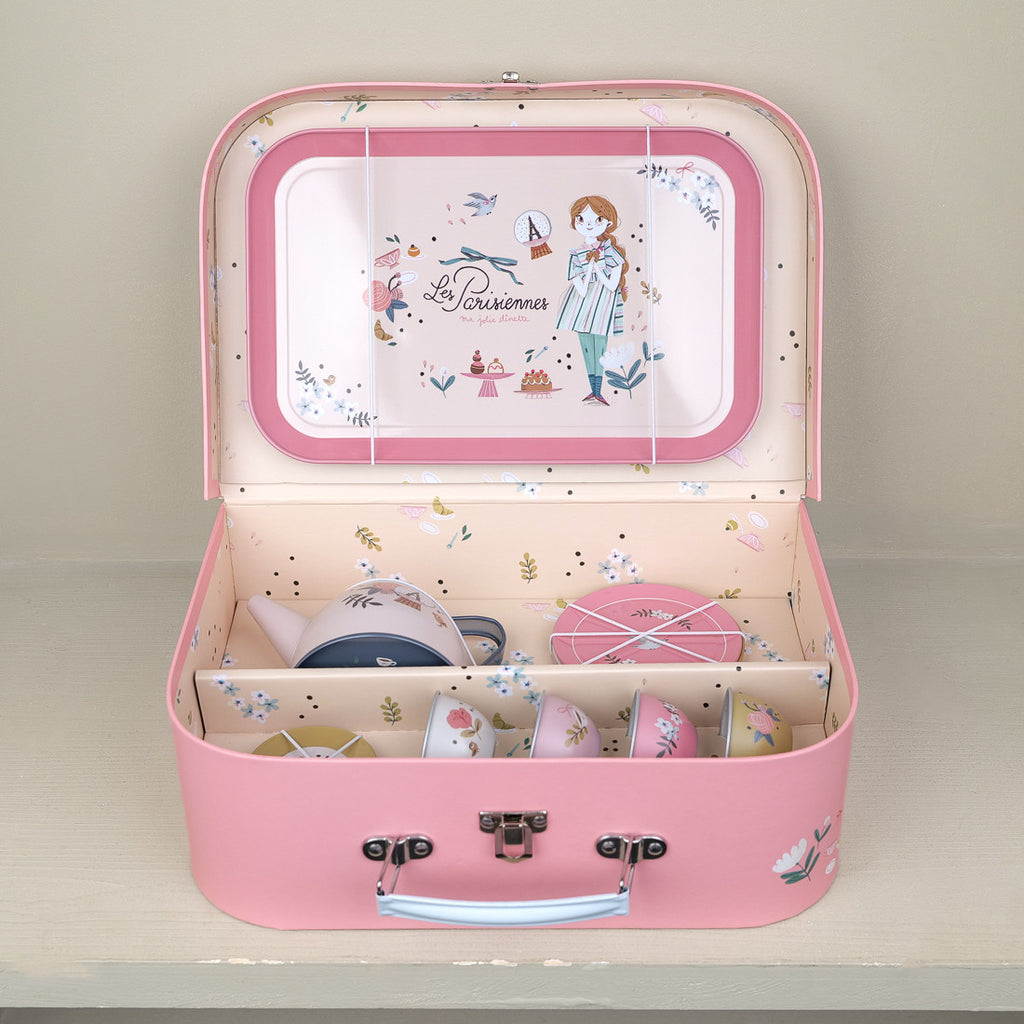 Dinette à thé dans sa valise