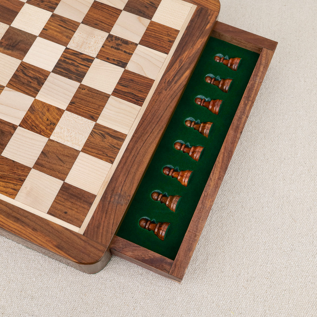 jeu d'échecs de qualité en bois