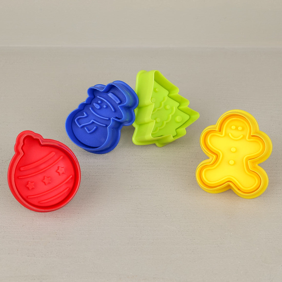 Emporte-pièces avec poussoir de Noël x4
