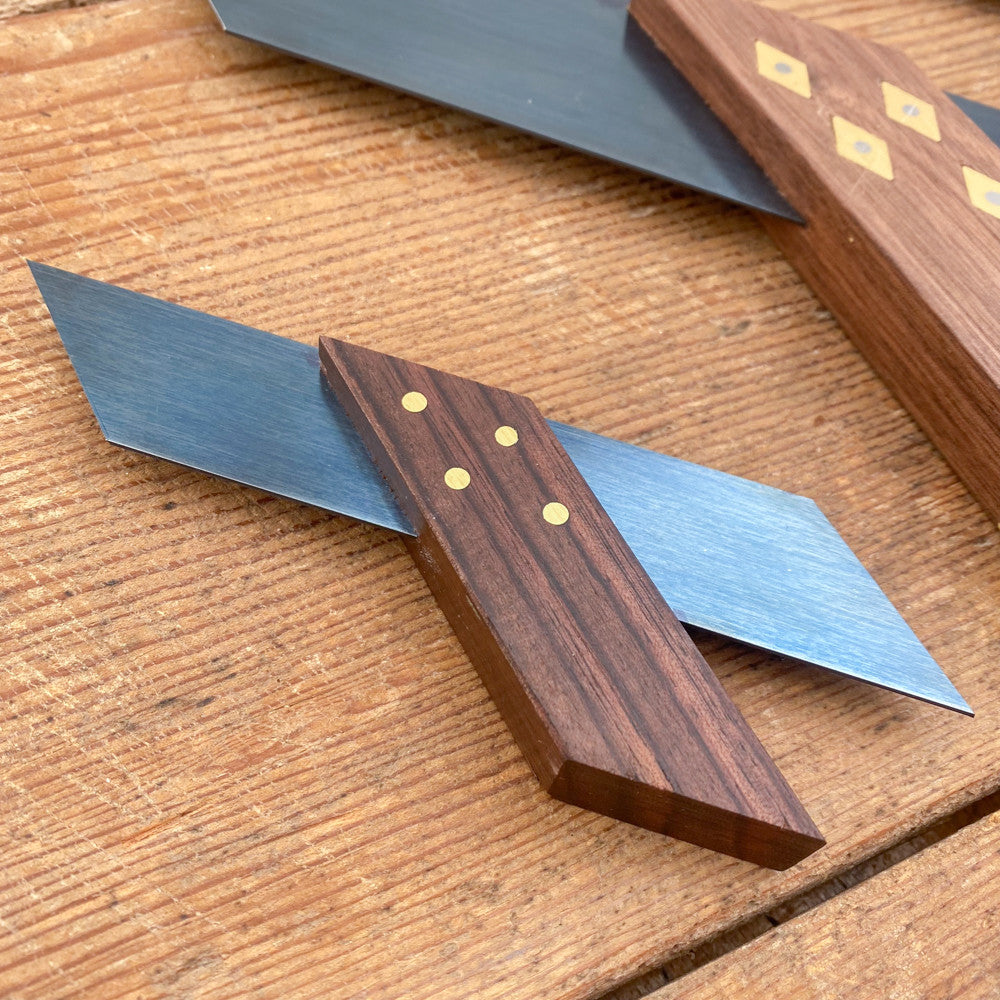 Equerre d'onglet en bois de rose et laiton