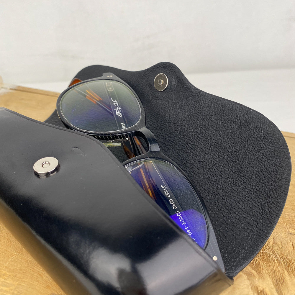 Etui à lunettes en cuir à rabat