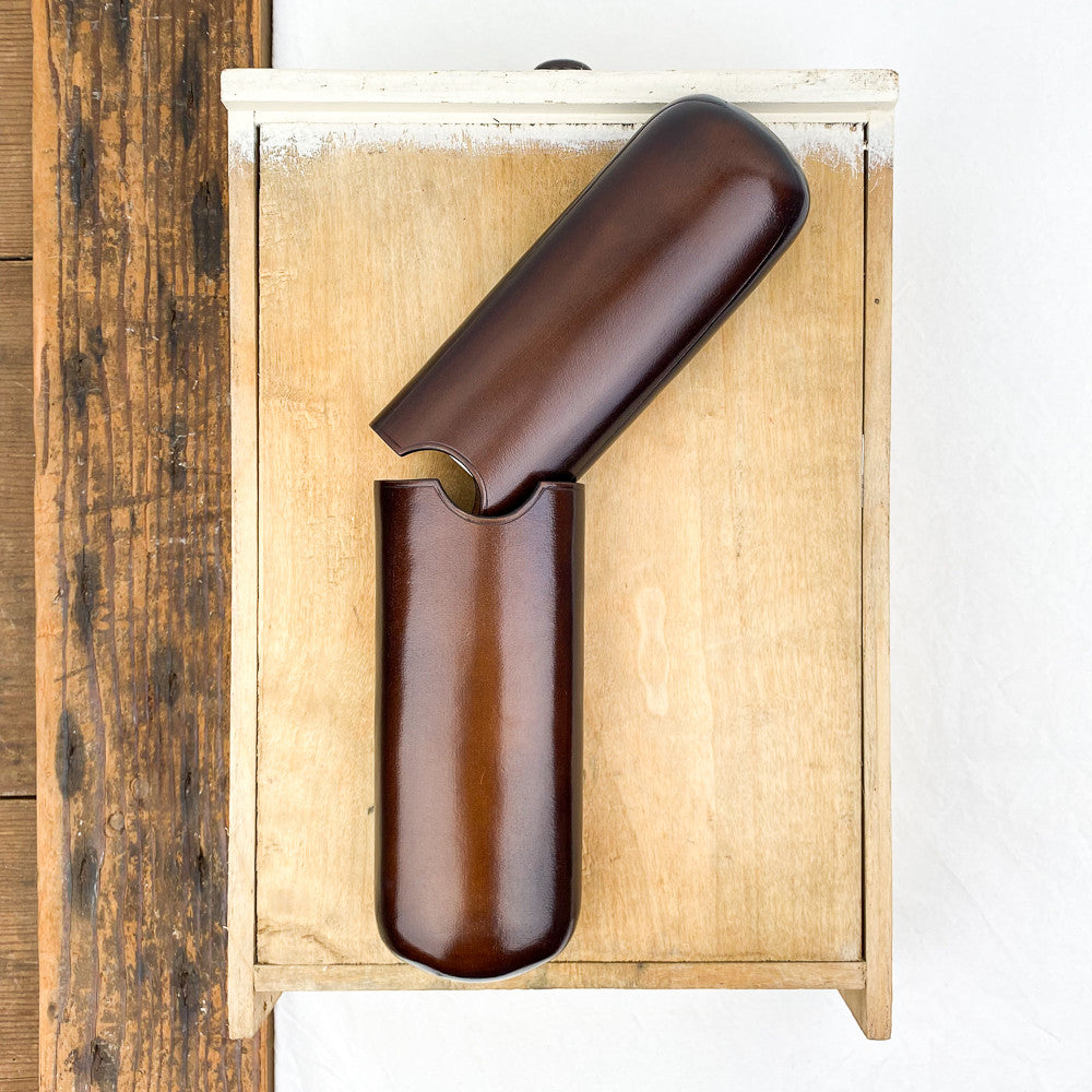 Etui à lunettes en cuir moulé