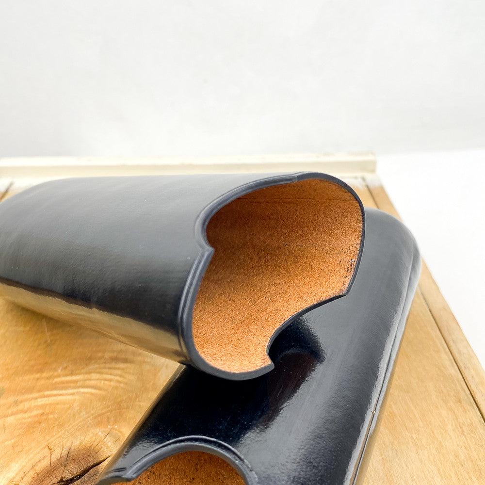 Etui à lunettes en cuir moulé