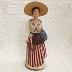 Femme à la lavande 18cm