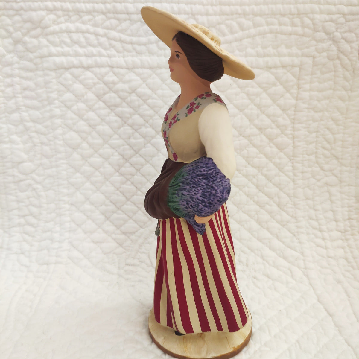 Femme à la lavande 18cm