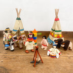 Figurines indiens et leur camp
