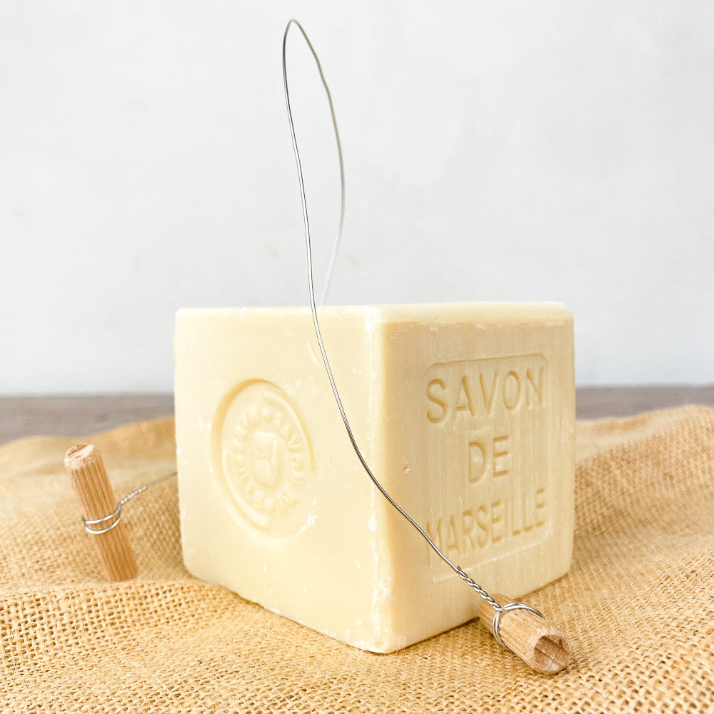Fil à couper le savon de Marseille