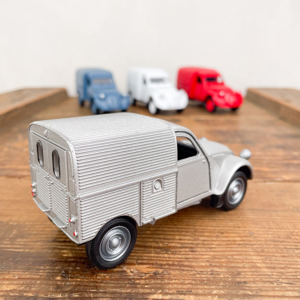 Fourgonnette 2CV type AZU, miniature en métal
