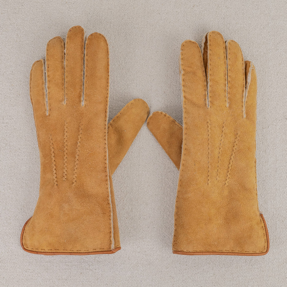 Gants fourrés en agneau retourné