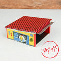 Garage miniature en tôle peinte