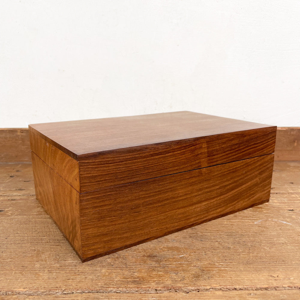 Boite en bois pour échiquier