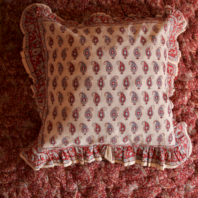 Housse de coussin à volant