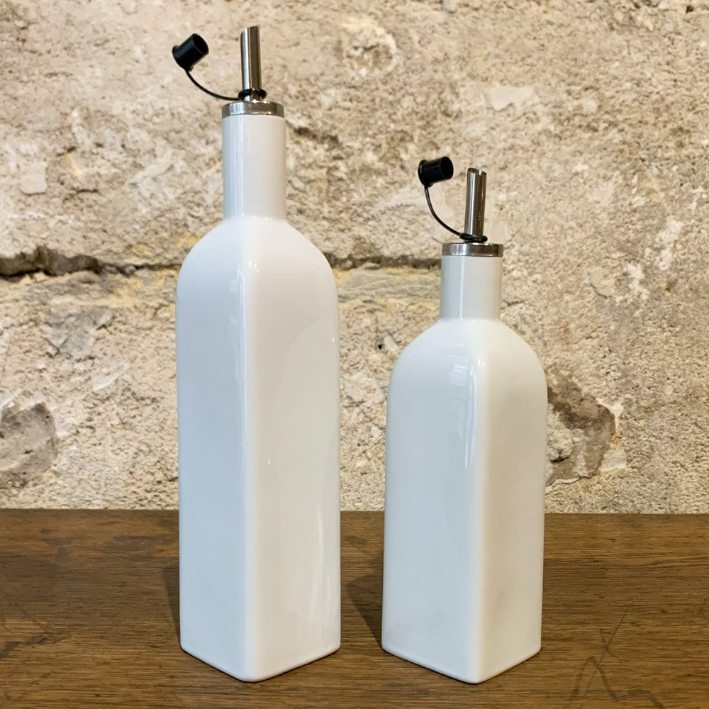 Huilier en céramique blanche