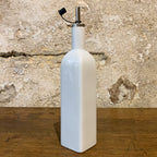 Huilier en céramique blanche