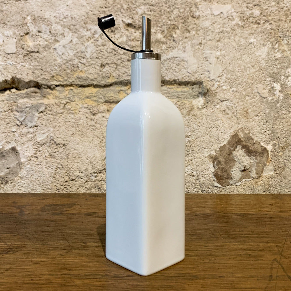 Huilier en céramique blanche