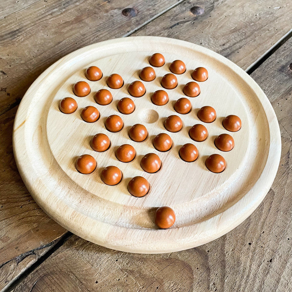 Jeu du solitaire en bois