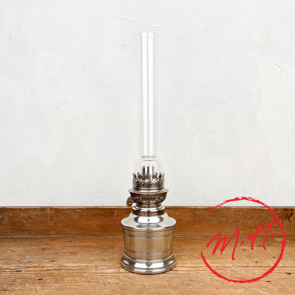 Lampe à pétrole base droite en étain