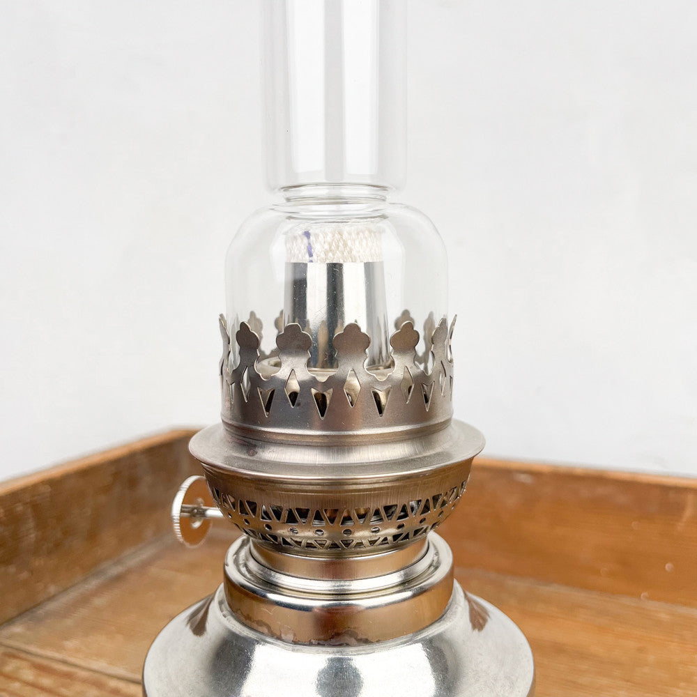Lampe à pétrole base droite en étain