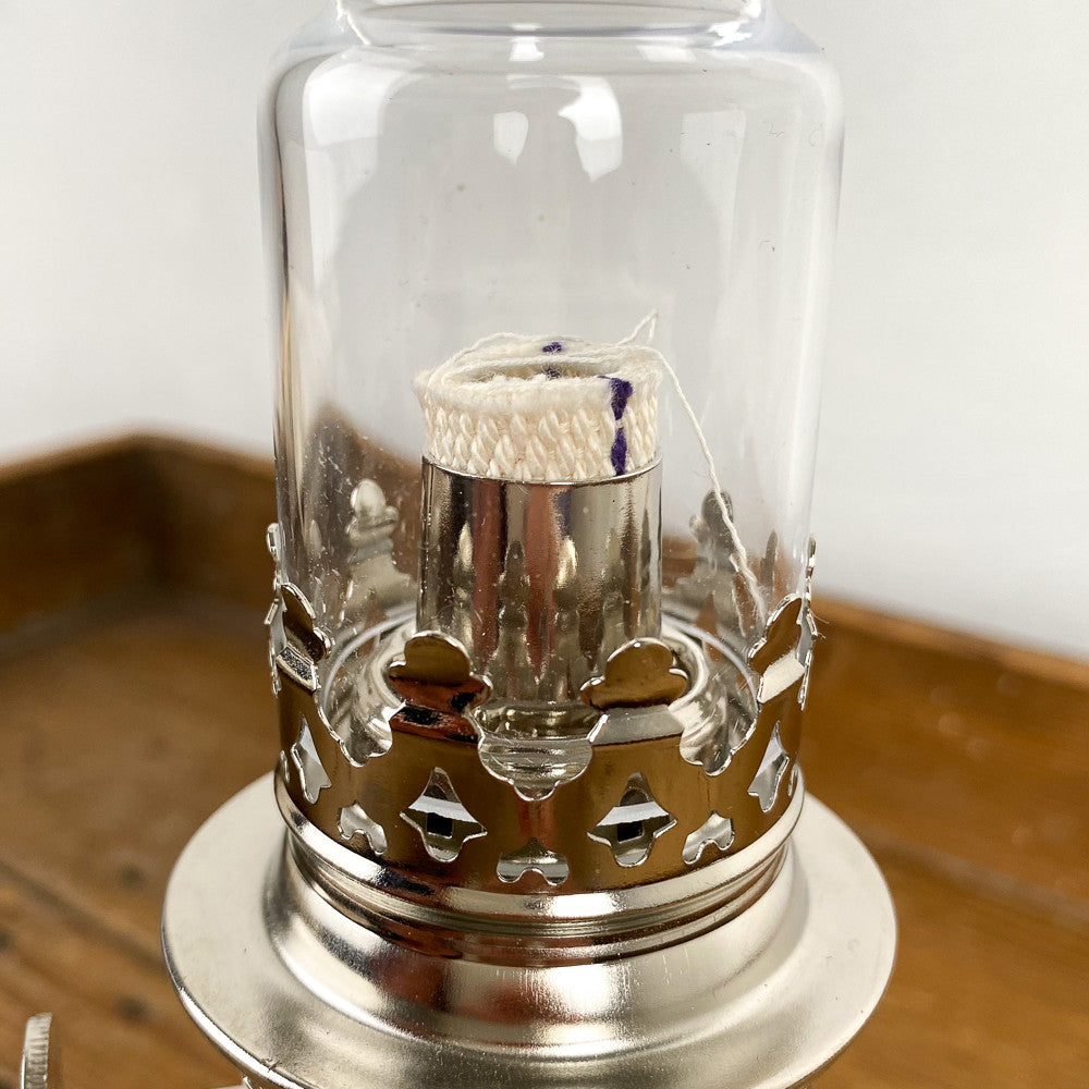 Lampe à pétrole en étain