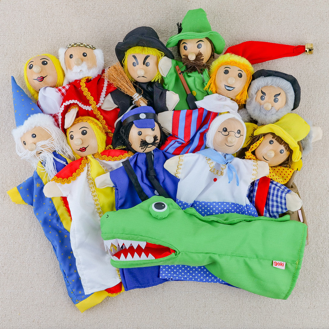 Lot de 12 marionnettes en tissu