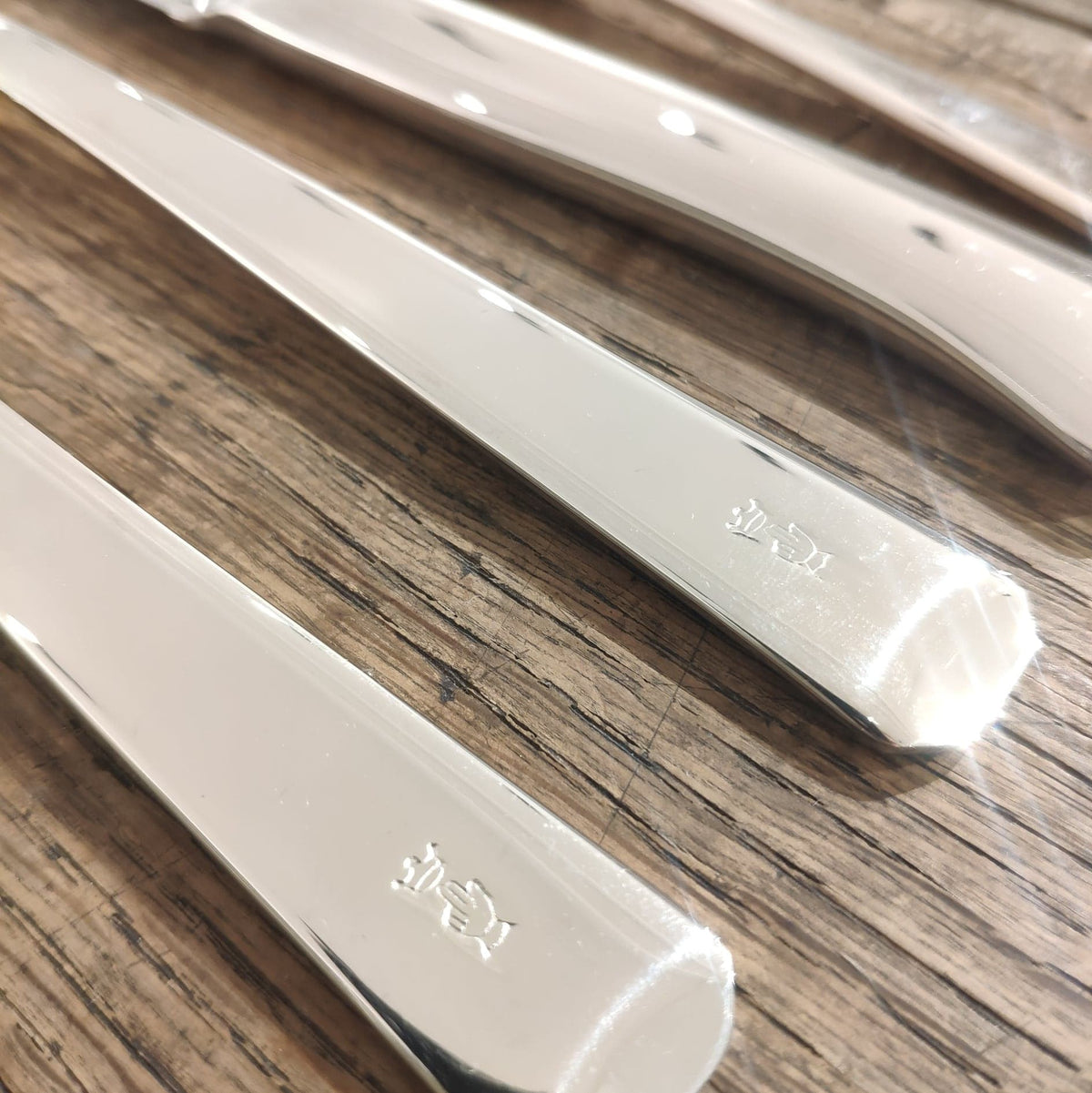 Ménagère acier monobloc 16p