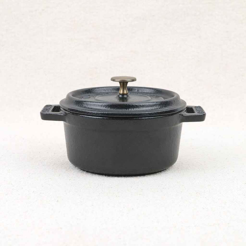 Petite cocotte individuelle en fonte Staub