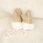 Moufles pour bébé en agneau