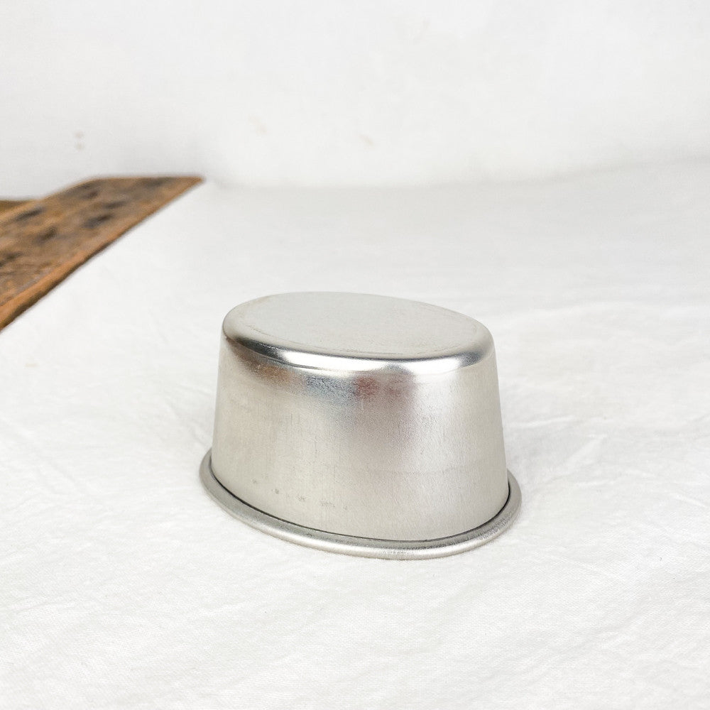 Moule à aspic ovale en fer blanc