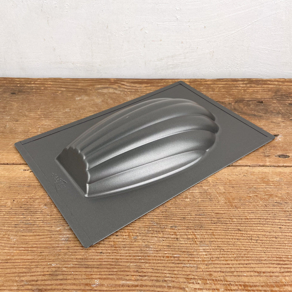 Moule à madeleine XXL en acier revêtu