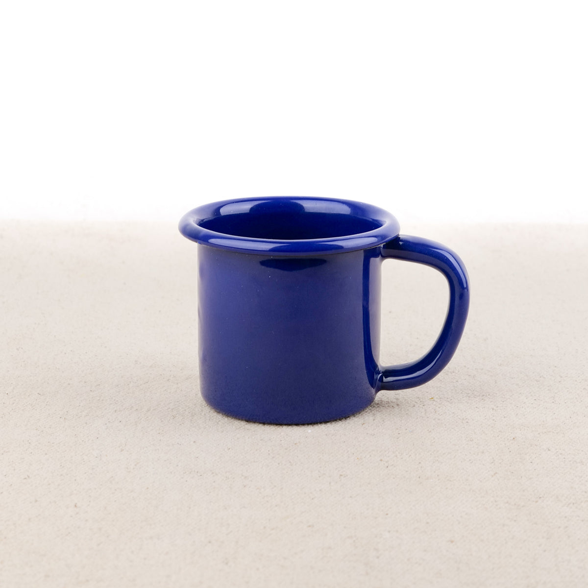 Mug en émail coloré