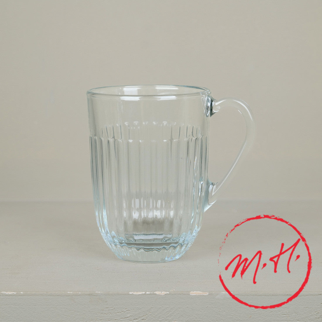 Mug en verre pressé