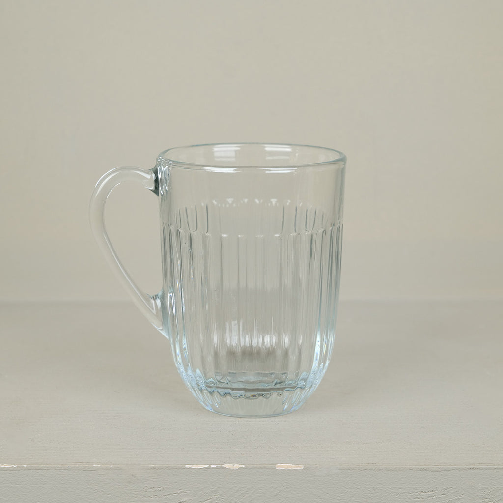 Mug en verre pressé