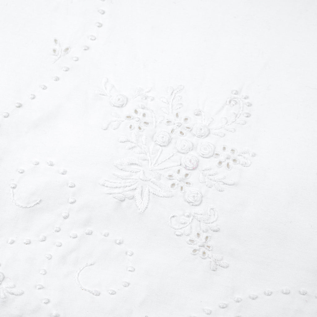 Nappe en coton blanche brodée