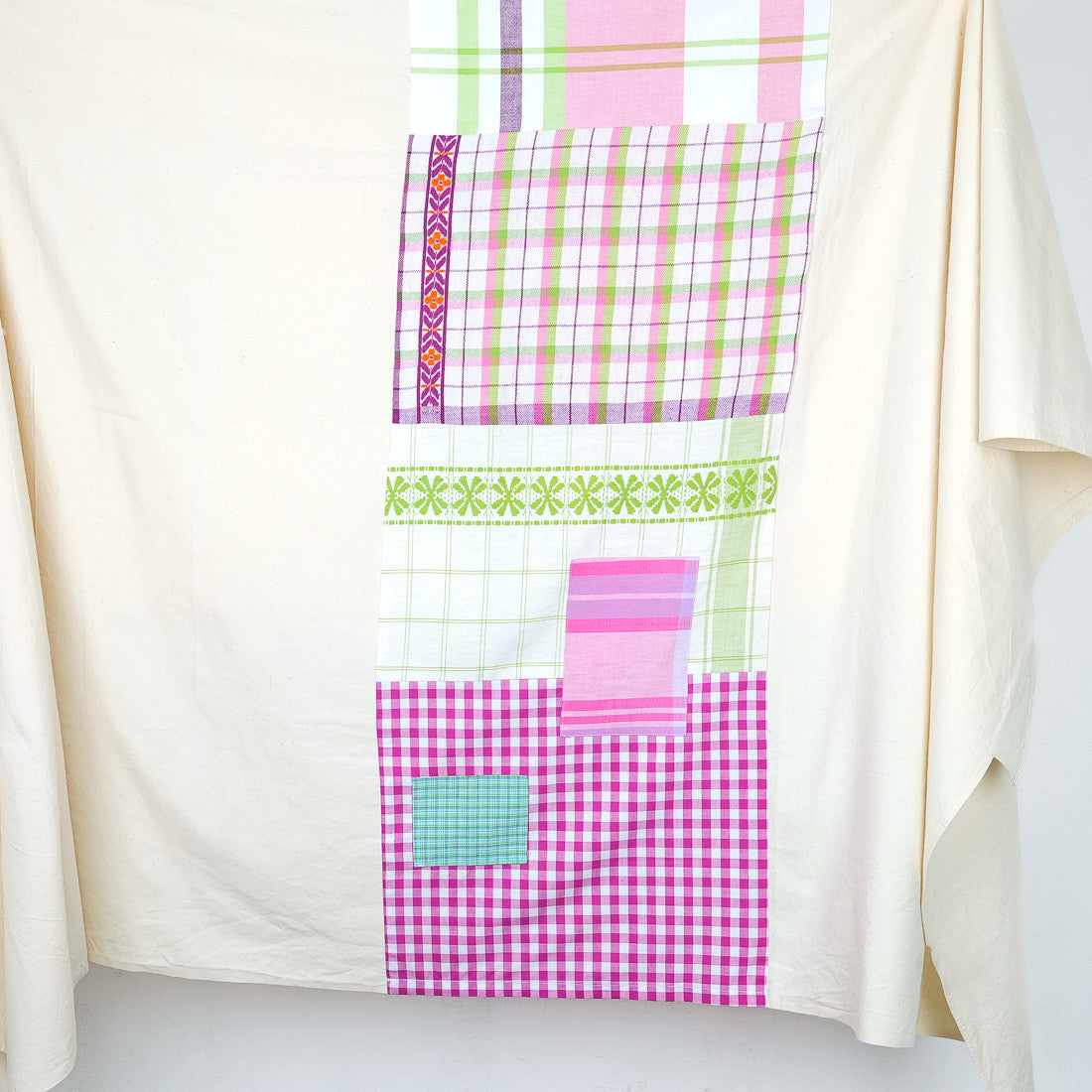Nappe patchwork pièce unique rose vert violet
