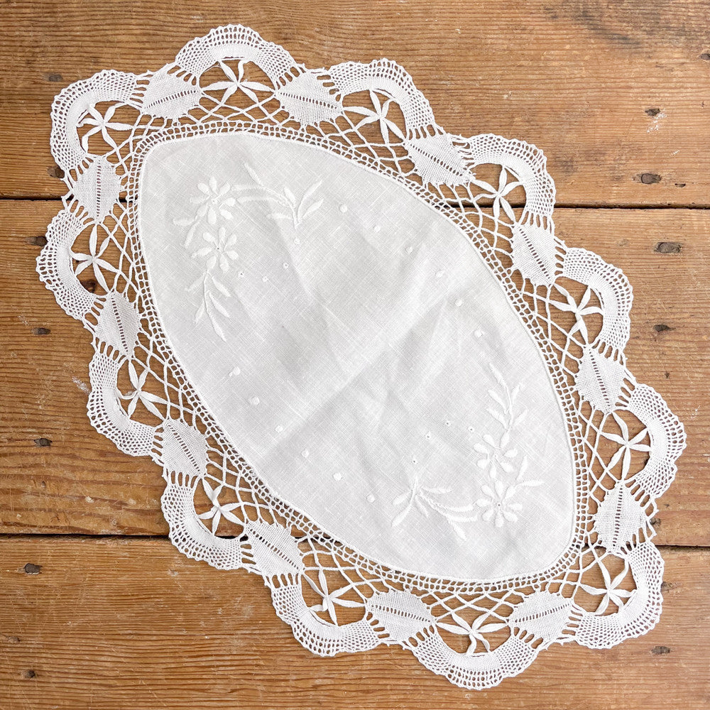 Napperon dentelle et lin