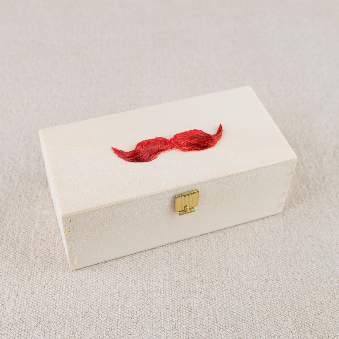 Nécessaire à moustache