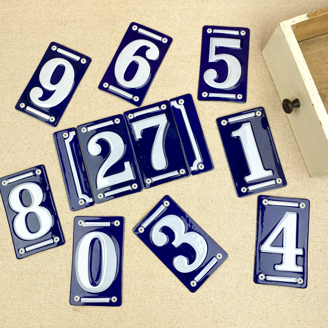 Numéro de maison en émail