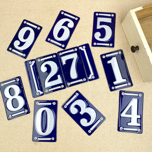 Numéro de maison en émail